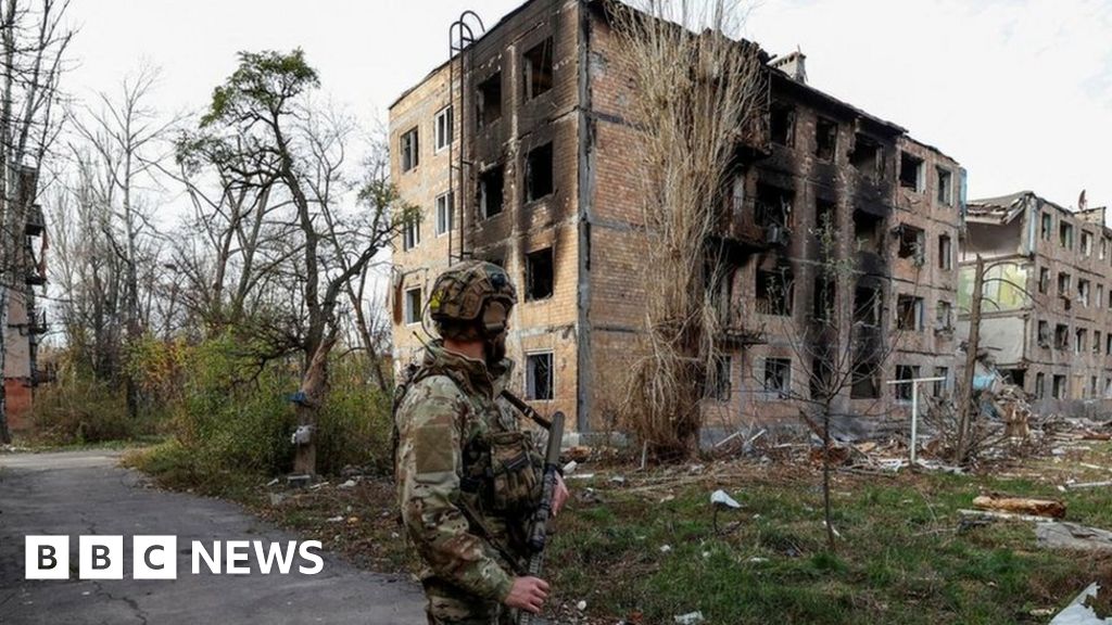 Avdiivka: Ukraine troops leave embattled eastern town