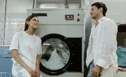 Gentle Parenting? This Woman Is Teaching Her Male Friends About Washing Their Sheets