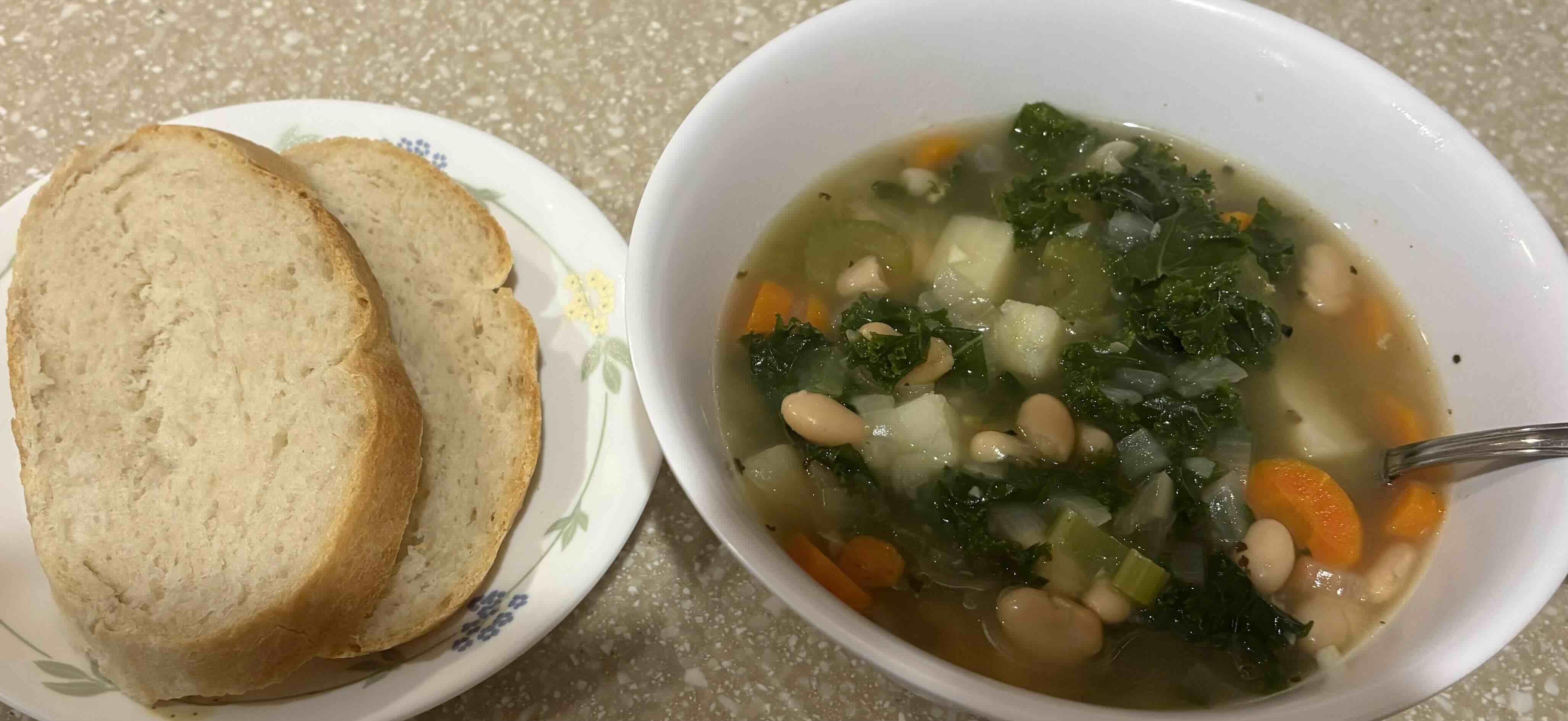 vegetable and beanis soup with bread