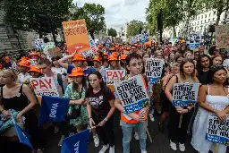 Junior doctors challenge Tories over pay and future of the NHS