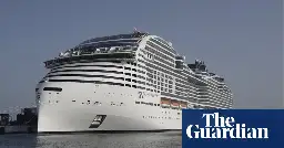 Cruise ship arrives at New York City harbor with dead whale caught on bow